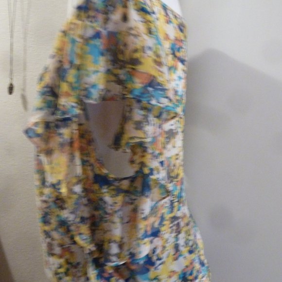 BLACK RAINN Cute Multicolored sheer flutter sleeve blouse/ top - Picture 3 of 7